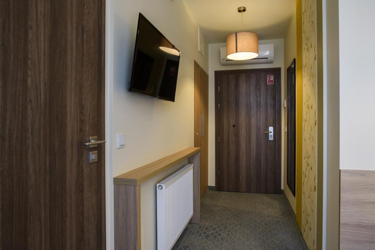 Hotel Brzozowka Busko-Zdroj Bagian luar foto